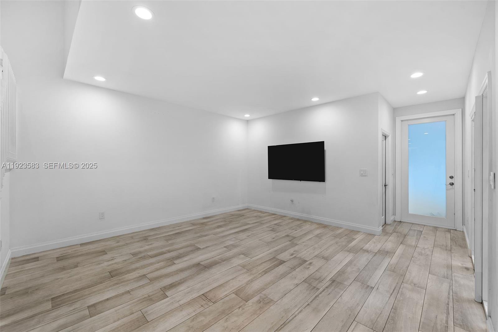 WEST LAKE VILLAGE PLAT - Residential Lease