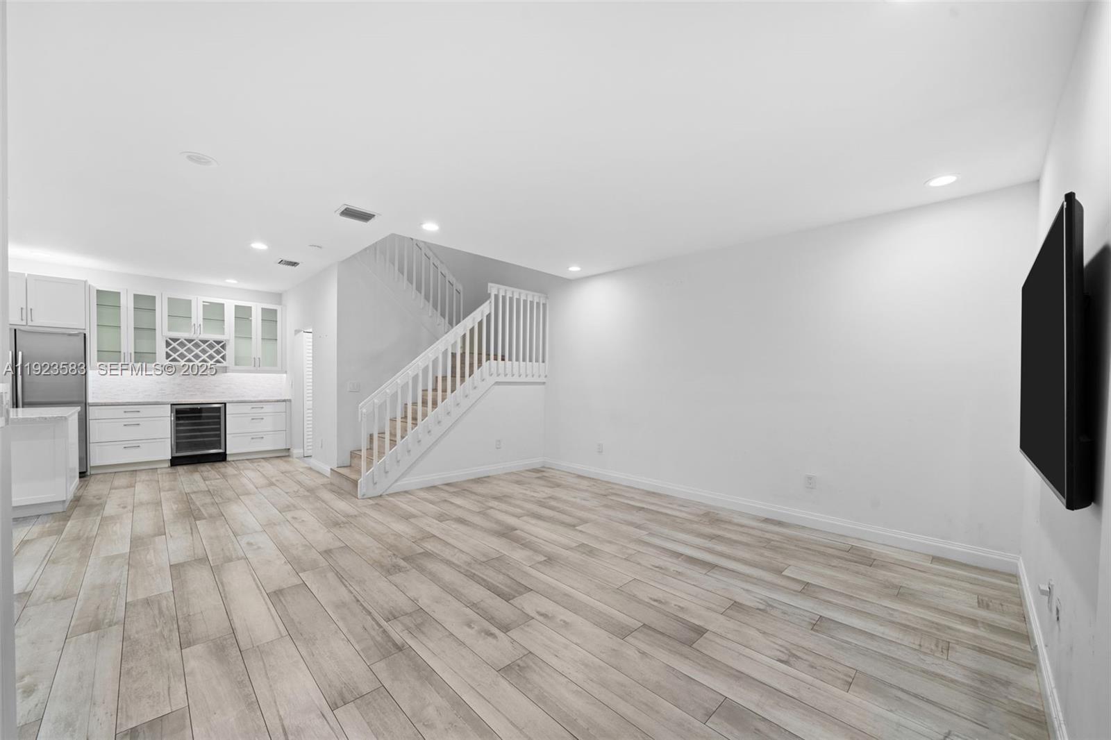 WEST LAKE VILLAGE PLAT - Residential Lease