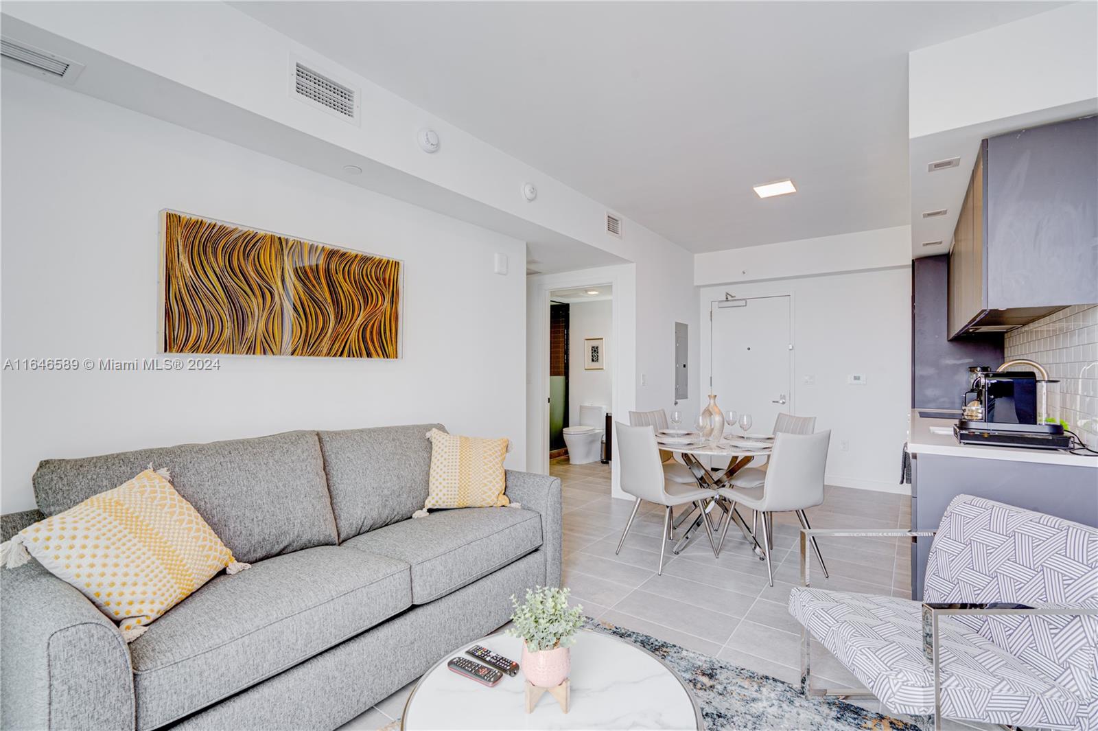 227 NE 2nd St 2903