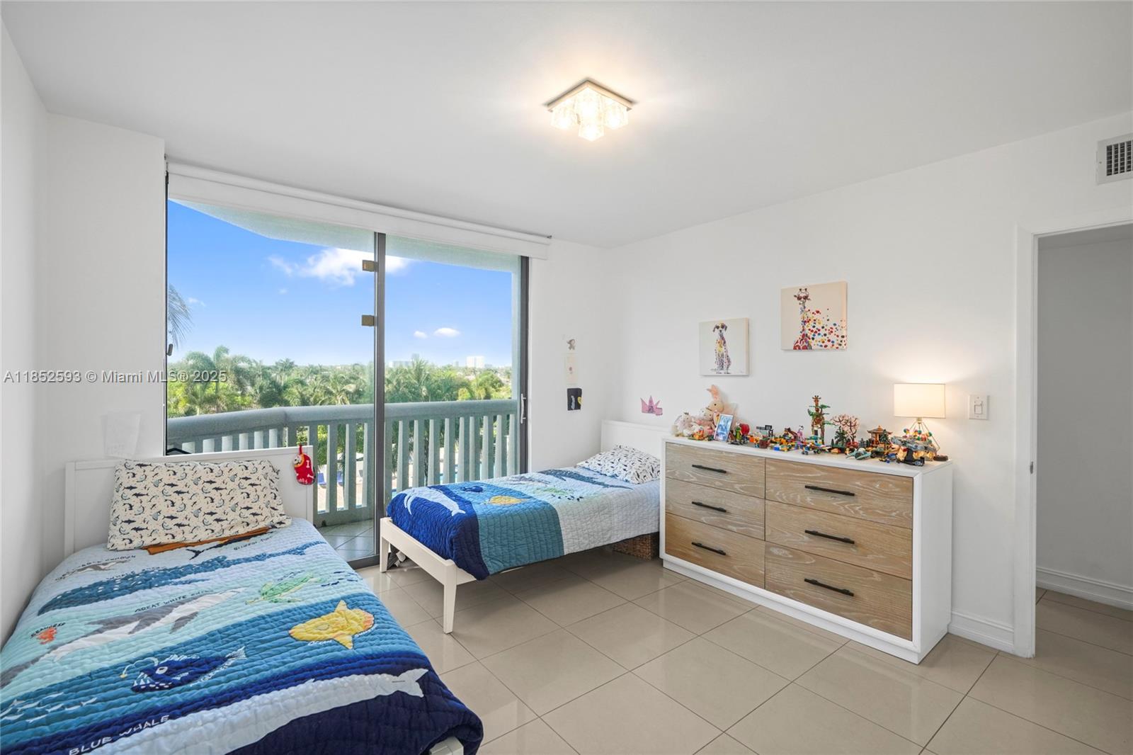 1000 ISL BLVD WILLIAMS IS - Residential