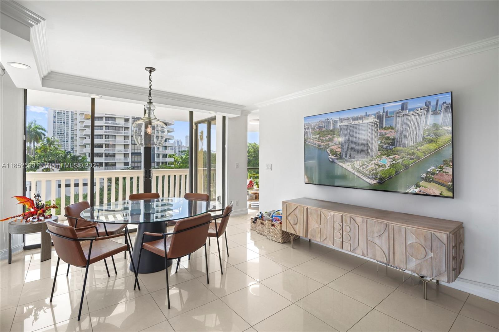 1000 ISL BLVD WILLIAMS IS - Residential