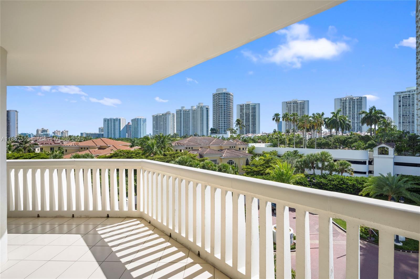 1000 ISL BLVD WILLIAMS IS - Residential