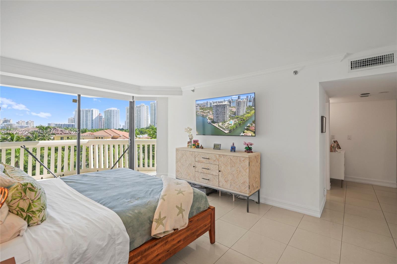 1000 ISL BLVD WILLIAMS IS - Residential