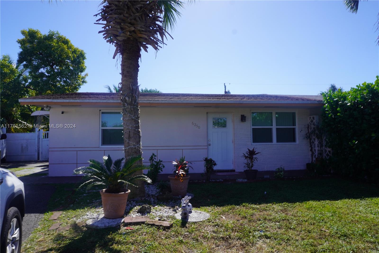 6250 SW 20th St