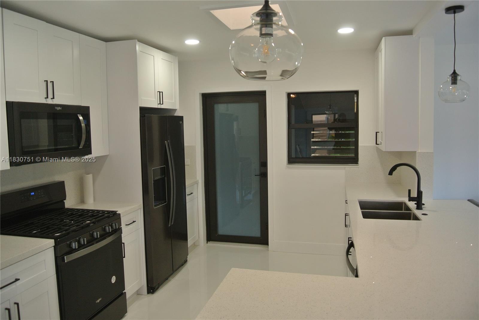 10230 Dolphin Rd 1