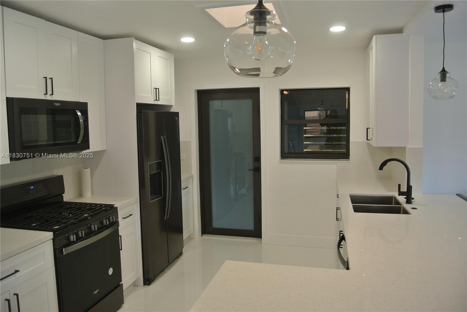 10230 Dolphin Rd 1