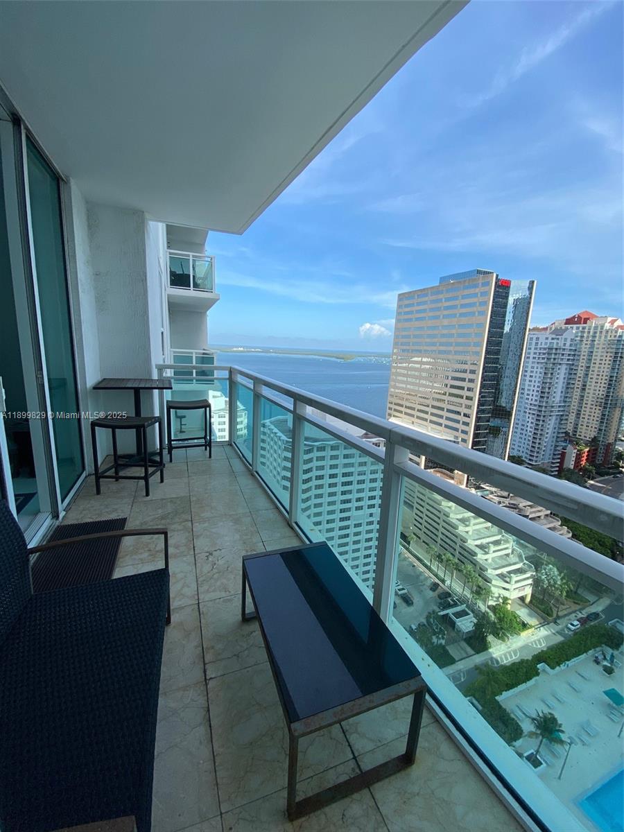 THE PLAZA 851 BRICKELL CO - Residential Lease