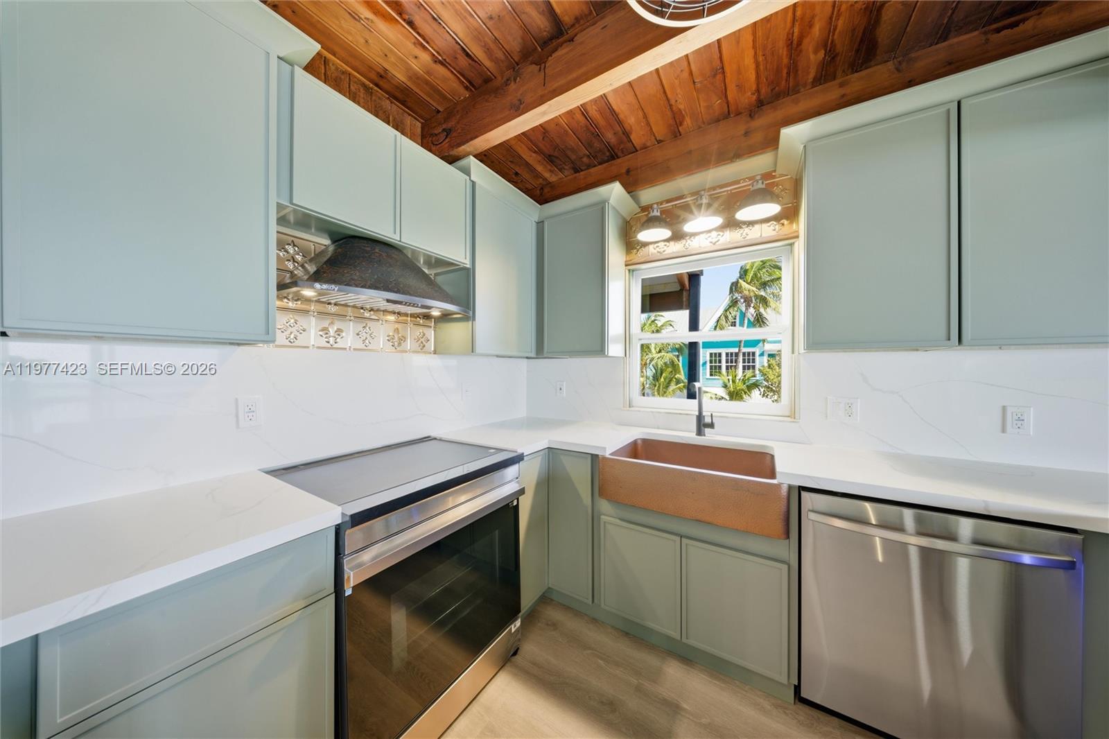 CUTTHROAT HARBOR ESTS - Residential