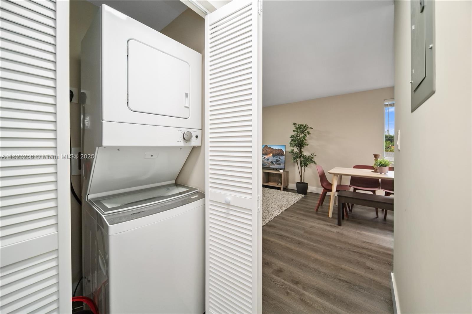 HOLLYWOOD PARK - Residential Income