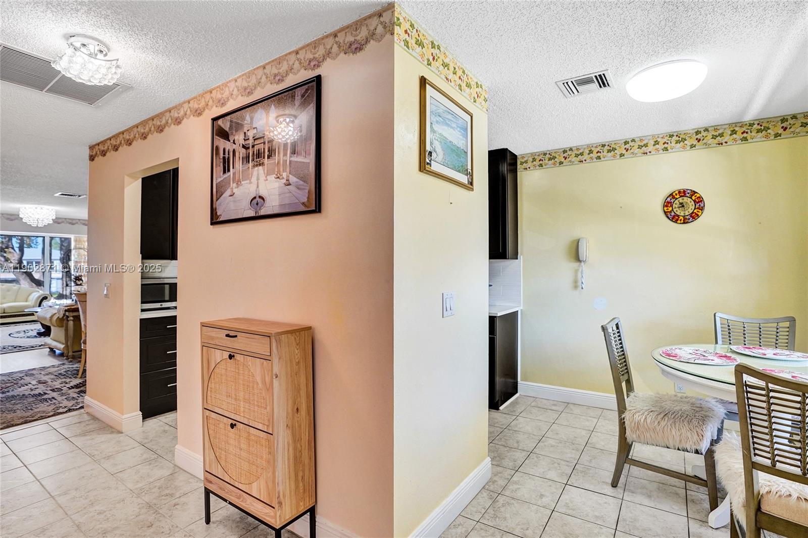 PINES OF DELRAY NORTH CON - Residential Lease