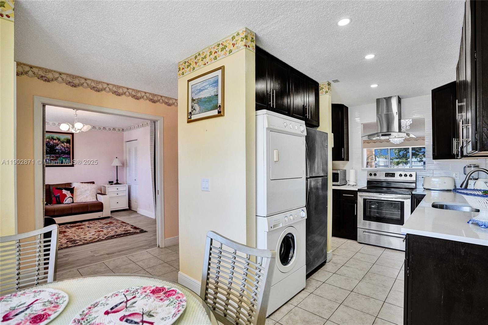 PINES OF DELRAY NORTH CON - Residential Lease