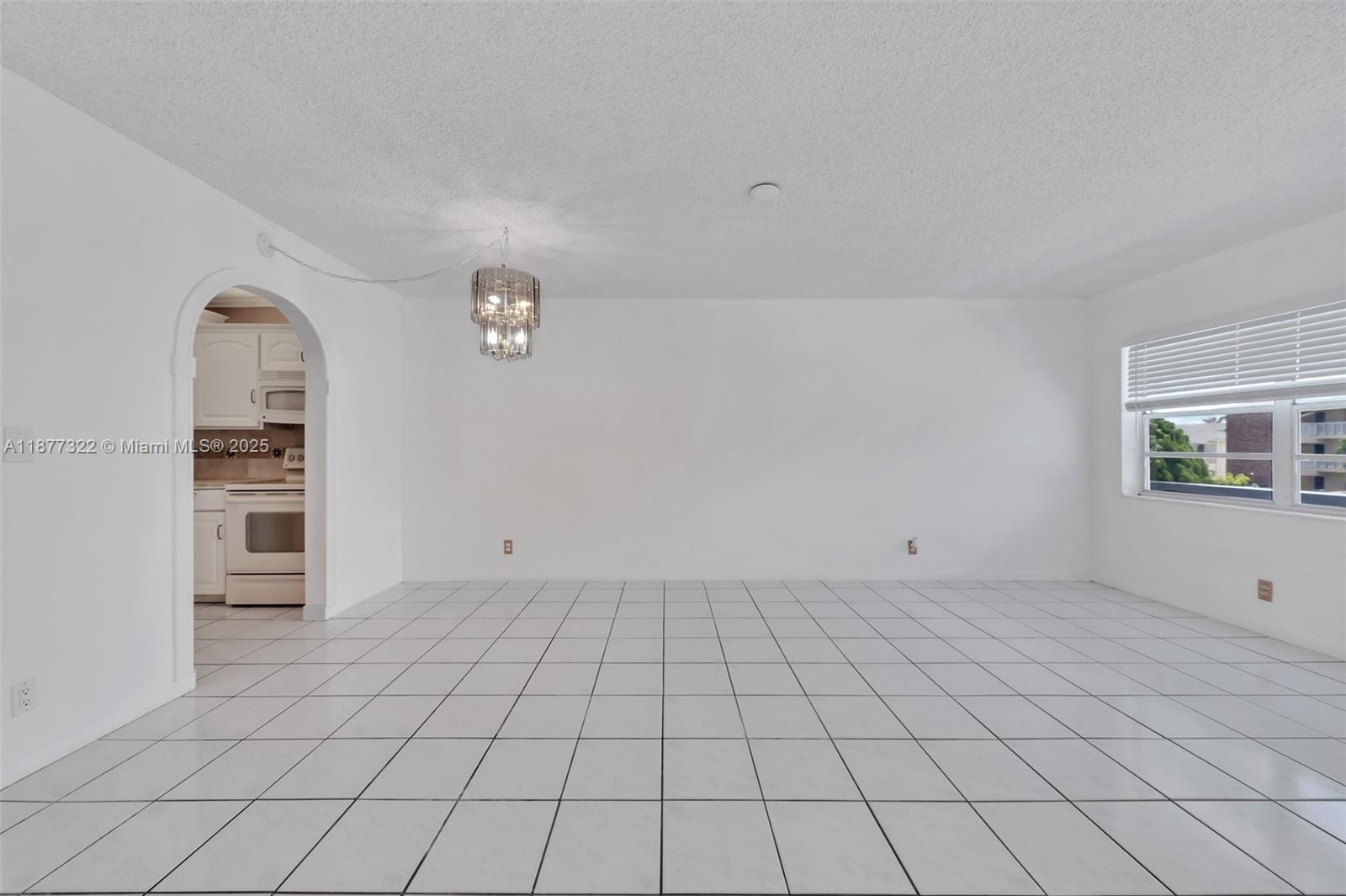 CANADIAN OCEAN BREEZE CON - Residential Lease