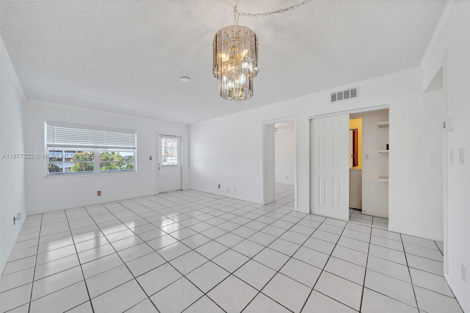 CANADIAN OCEAN BREEZE CON - Residential Lease