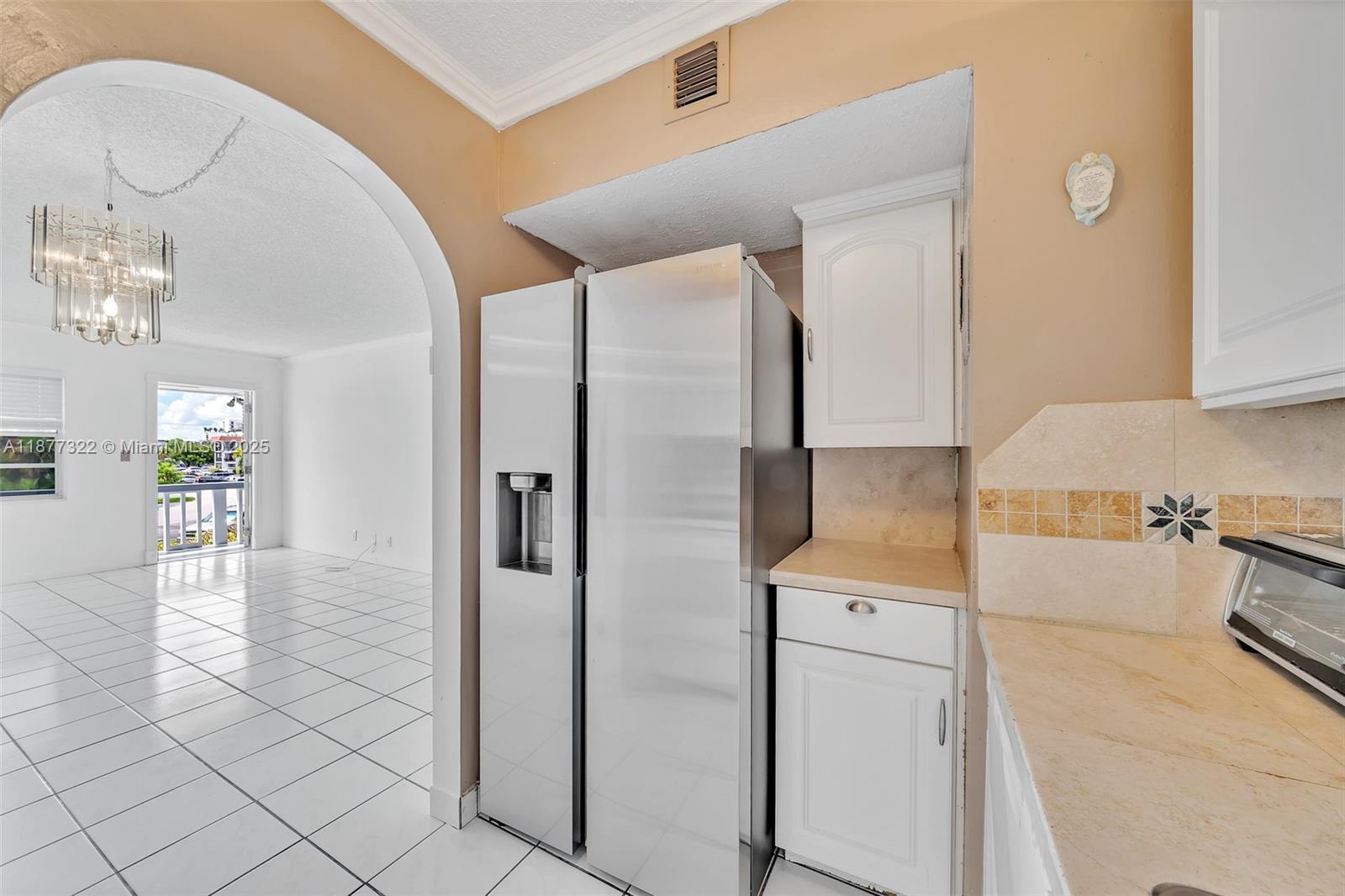 CANADIAN OCEAN BREEZE CON - Residential Lease