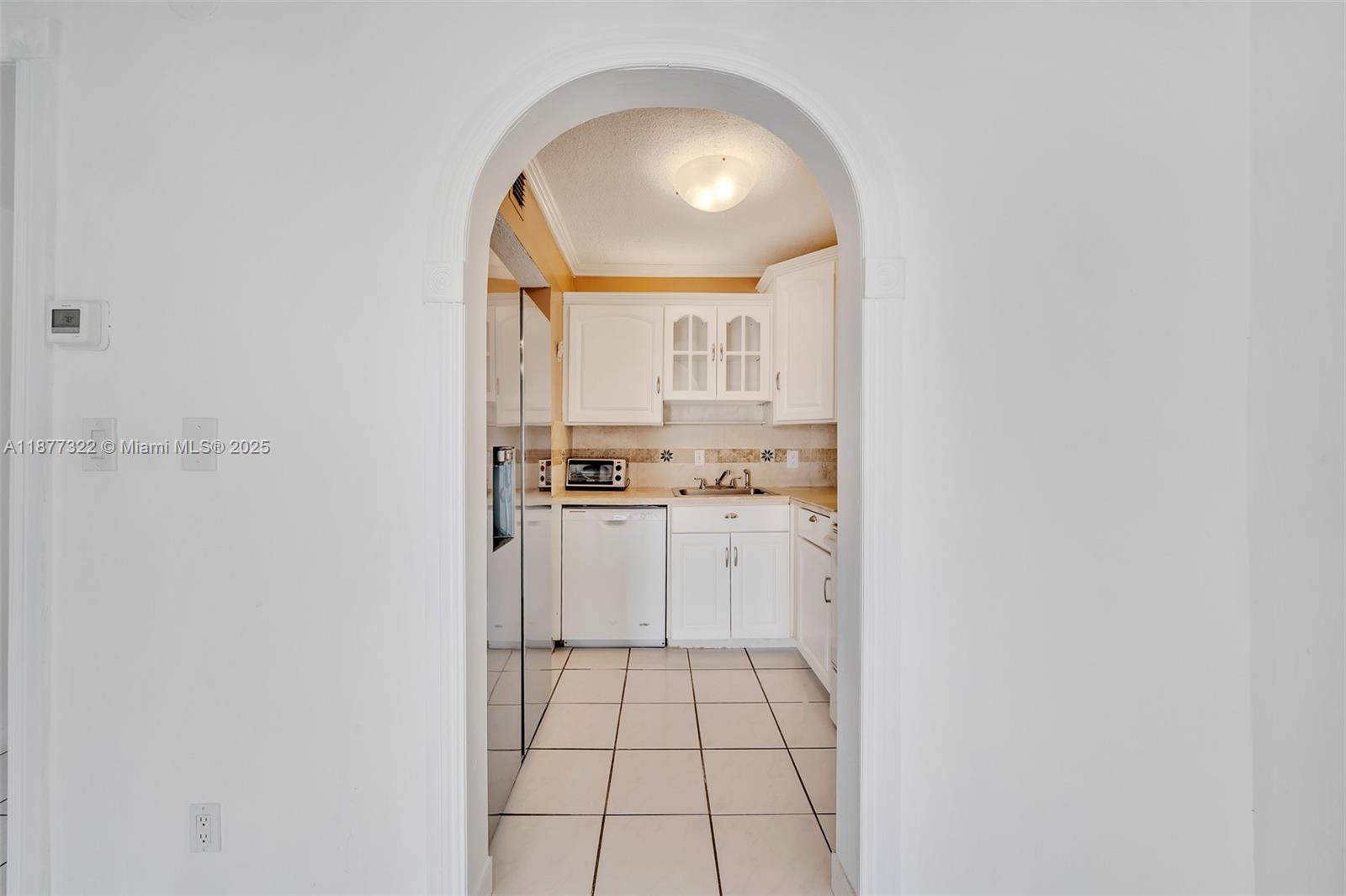 CANADIAN OCEAN BREEZE CON - Residential Lease