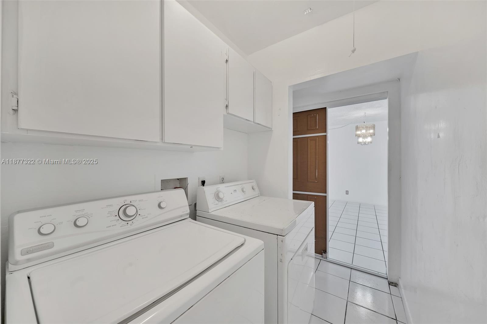 CANADIAN OCEAN BREEZE CON - Residential Lease