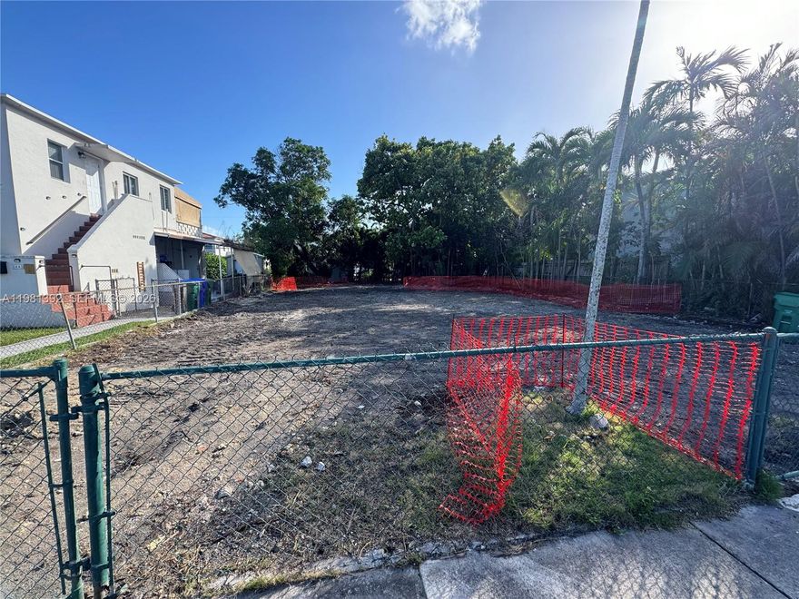 Great opportunity for Investors/ Builders in the heart of Miami. Located  2 blocks away from CoralGables, close Miami Airport, Downtown and Coconut grove. This vacant lot is zone duplex, lot size 6325 sq. ft. Lot is clear and ready to built, the previous structure has been demolished, and all permits have been closed.