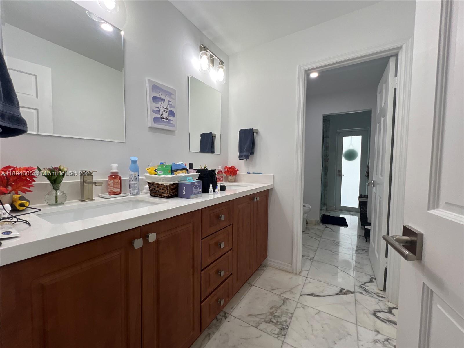DORAL ESTATES - Residential Lease