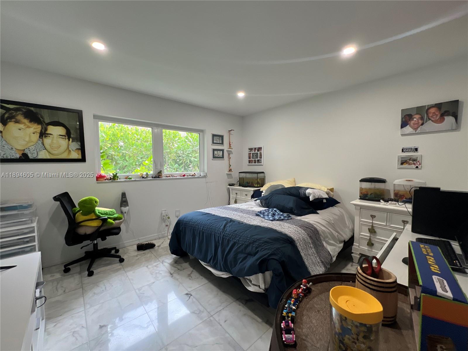 DORAL ESTATES - Residential Lease