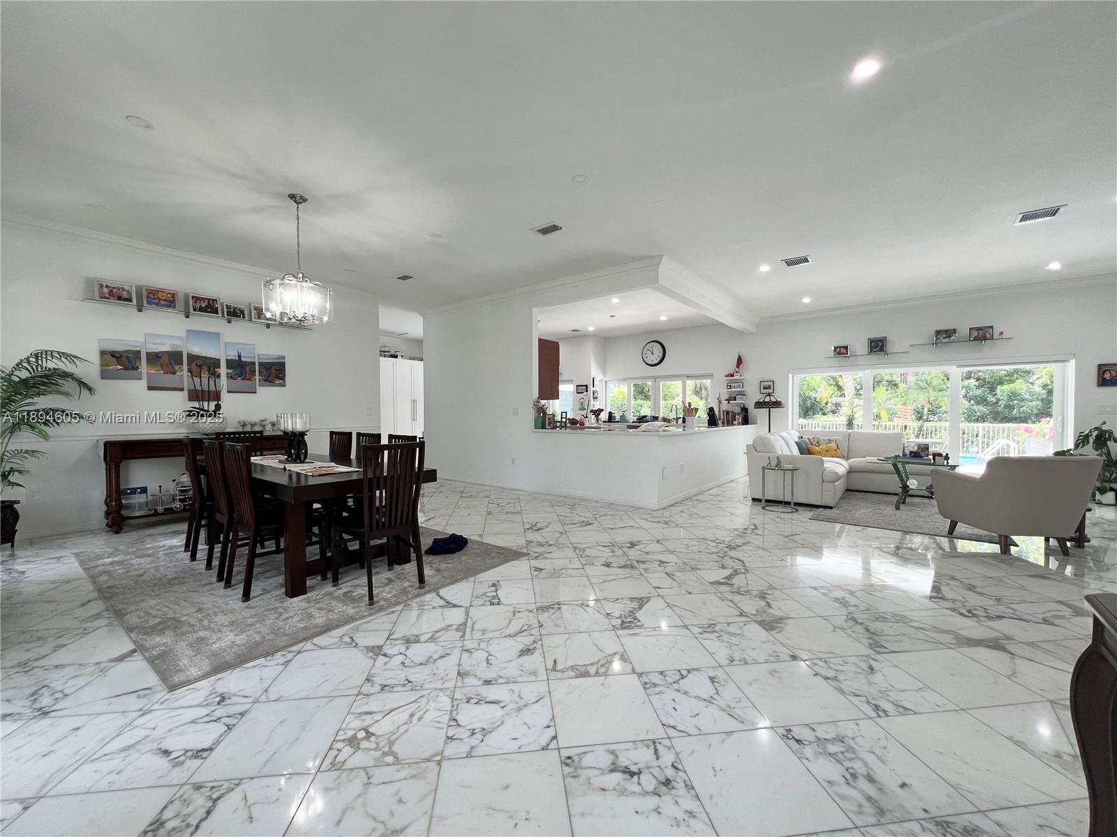 DORAL ESTATES - Residential Lease