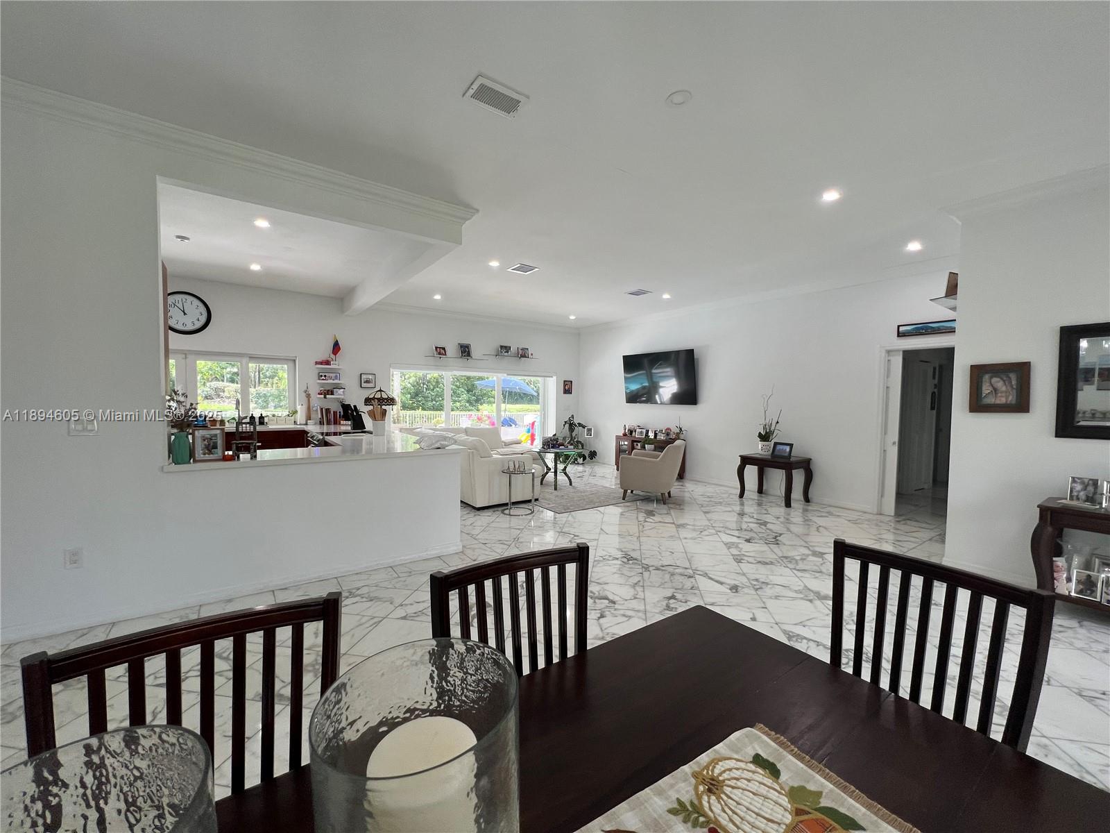 DORAL ESTATES - Residential Lease