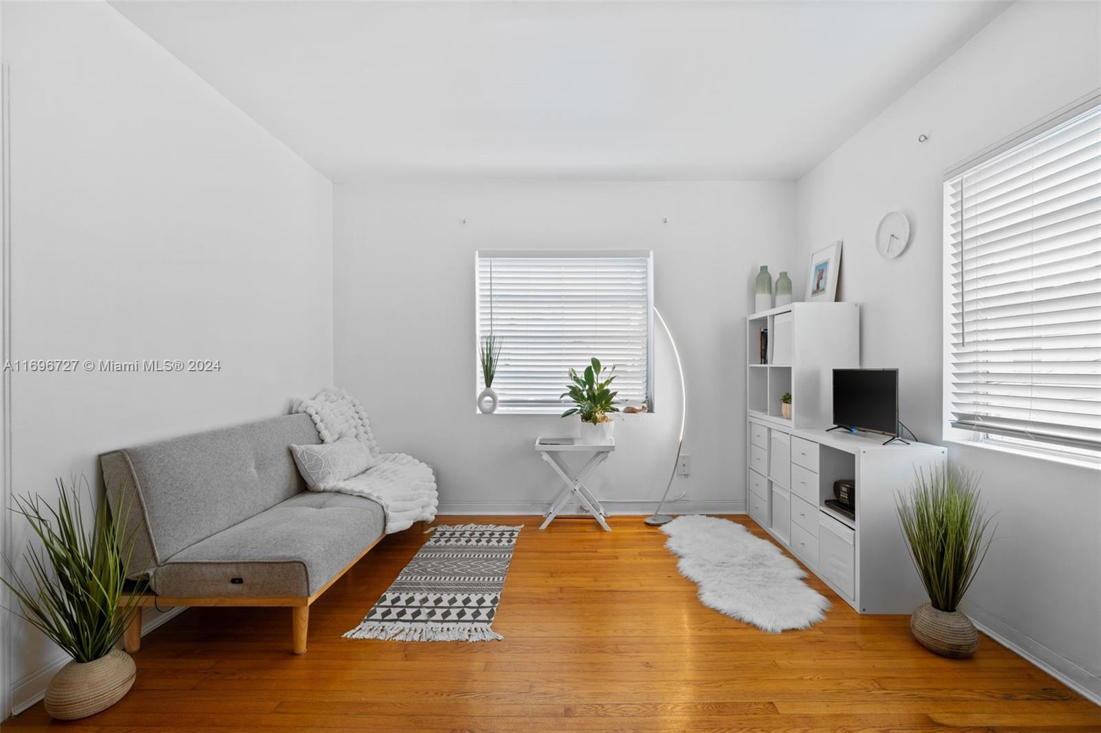 GRETA CONDO - Residential