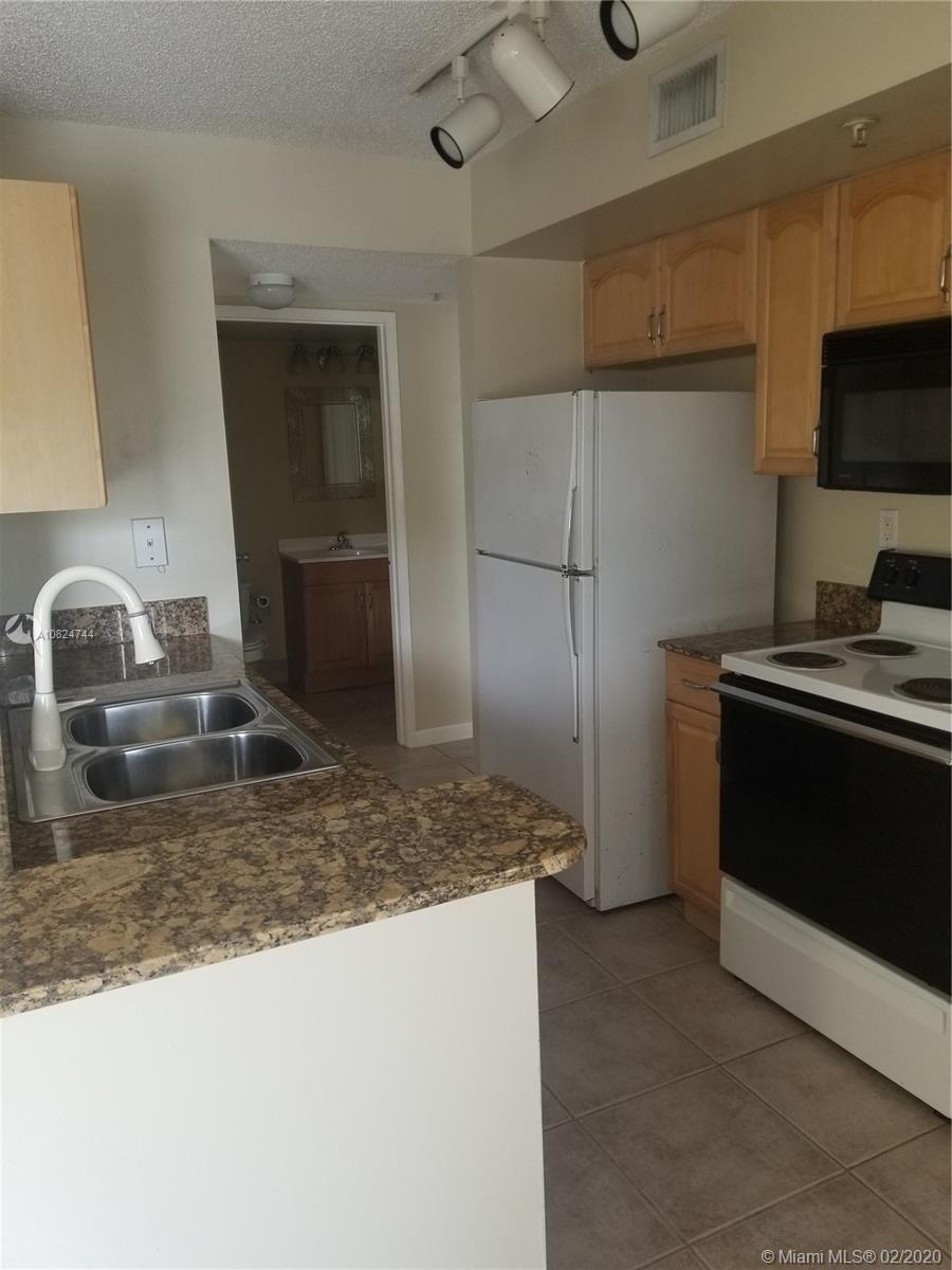 ROYAL GRAND CONDO - Residential