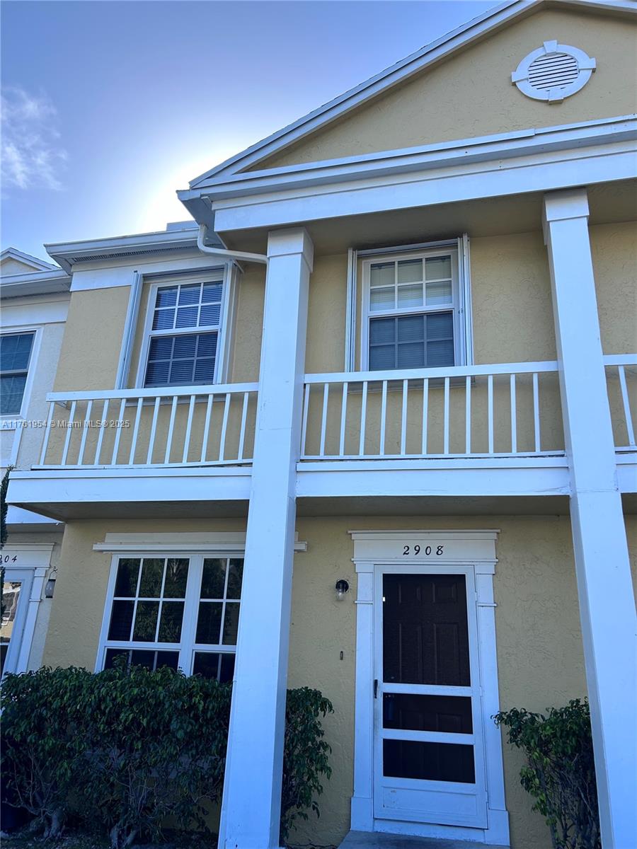 This charming 2-bedroom, 2.5-bathroom townhome offers modern upgrades and a prime location! Featuring an upgraded kitchen with granite countertops, vinyl flooring throughout, and impact windows for added peace of mind. Freshly painted interior and a fenced patio with storage provide both comfort and convenience. Enjoy two designated parking spaces and access to top-rated schools. Don’t miss this opportunity – schedule a showing today!
No association approval needed.
Close to hospital, shopping and highways!