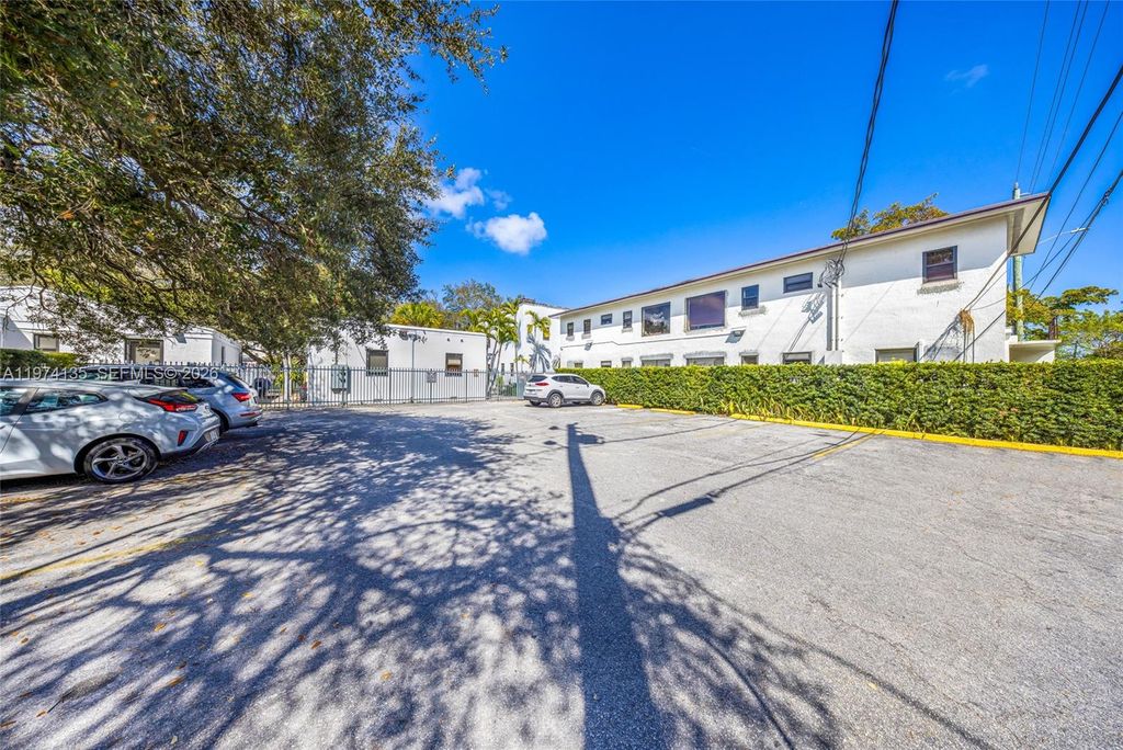 Photo of 2000 Monroe St #1-15, Hollywood, FL 33020 (MLS # A11974135)