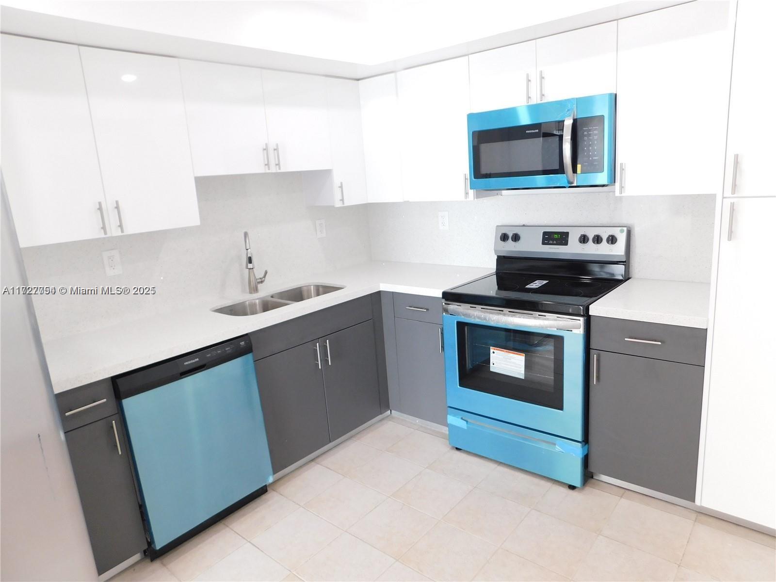 18011 Biscayne Blvd Ph03, Aventura, Miami-Dade County, Florida - 1 Bedrooms  
2 Bathrooms - 