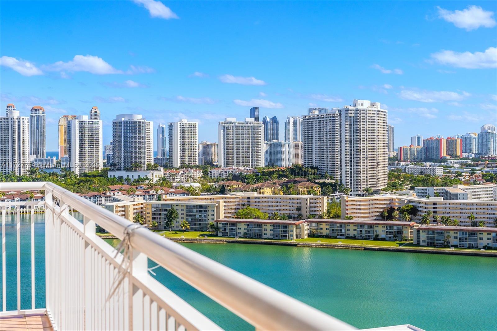 DEL PRADO MARINA - Residential