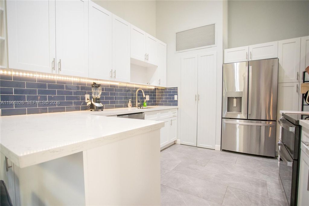 Photo of 523 Leslie Dr, Hallandale Beach, FL 33009 (MLS # A11965326)