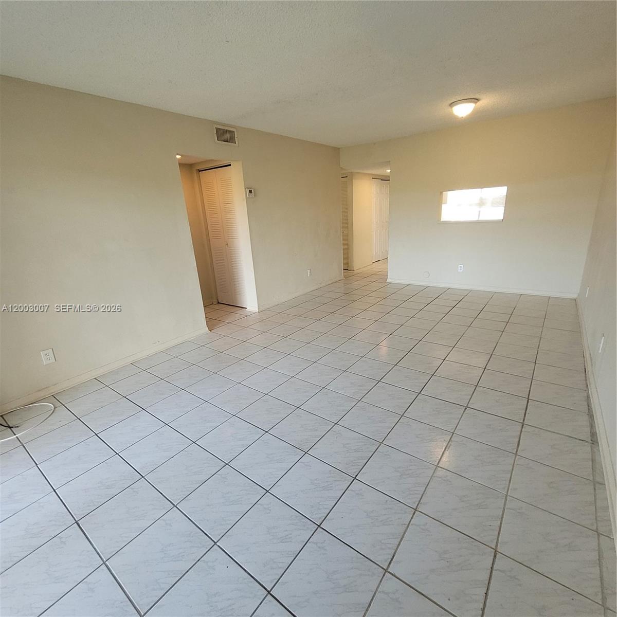 ROYALE GARDENS CONDO - Residential Lease