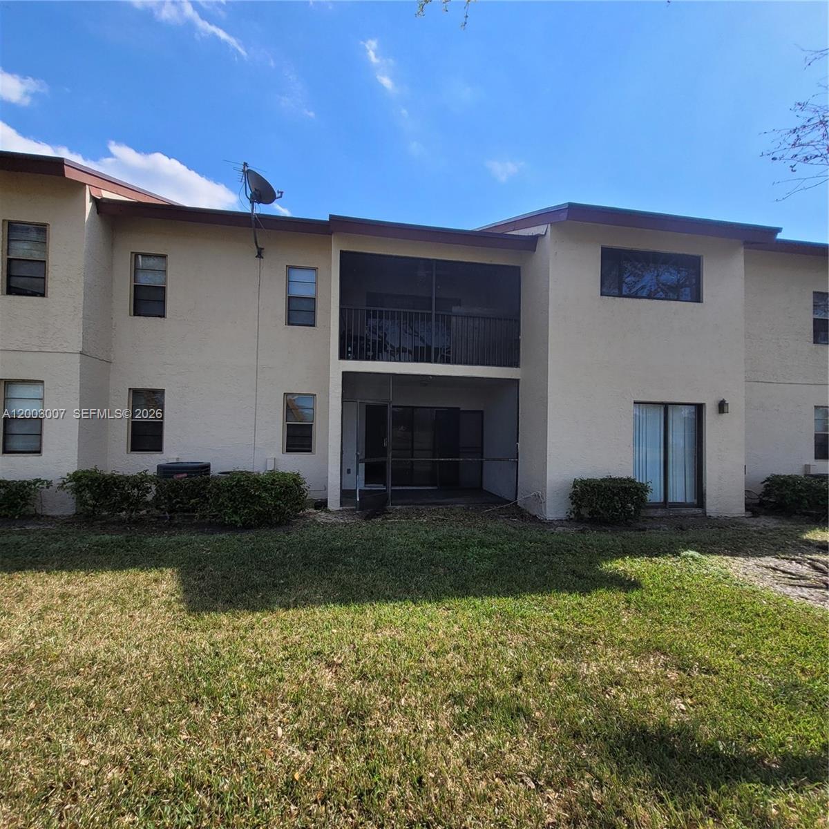 ROYALE GARDENS CONDO - Residential Lease