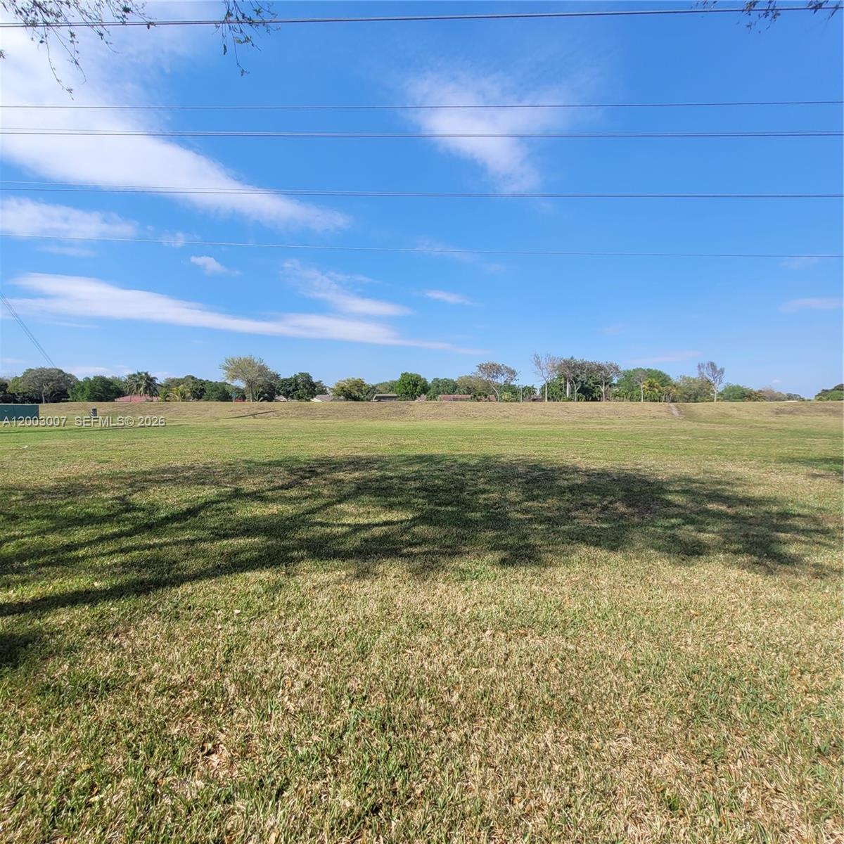 ROYALE GARDENS CONDO - Residential Lease