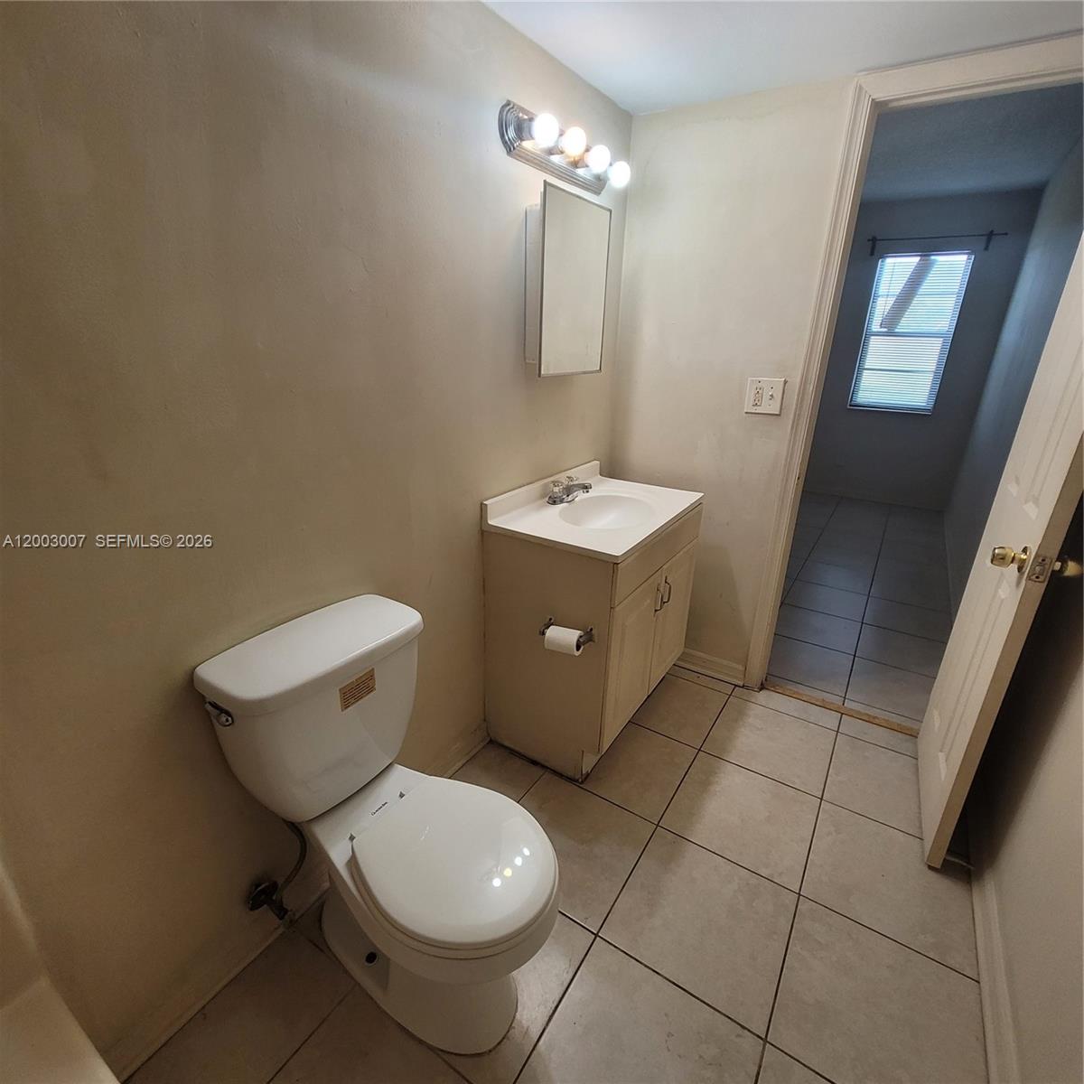 ROYALE GARDENS CONDO - Residential Lease