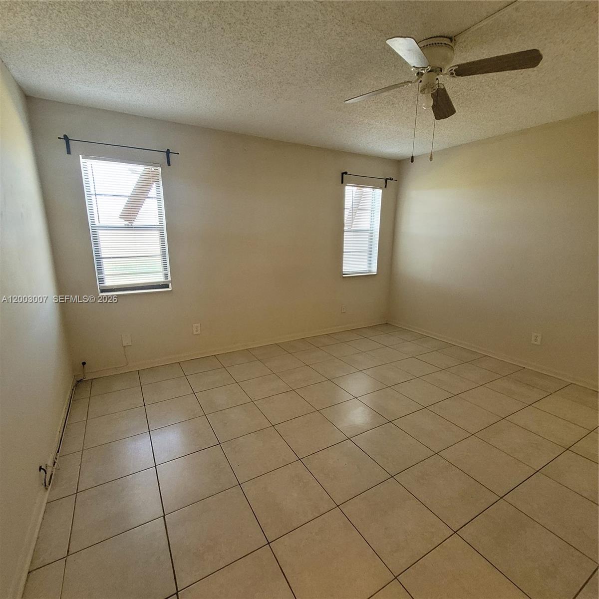 ROYALE GARDENS CONDO - Residential Lease