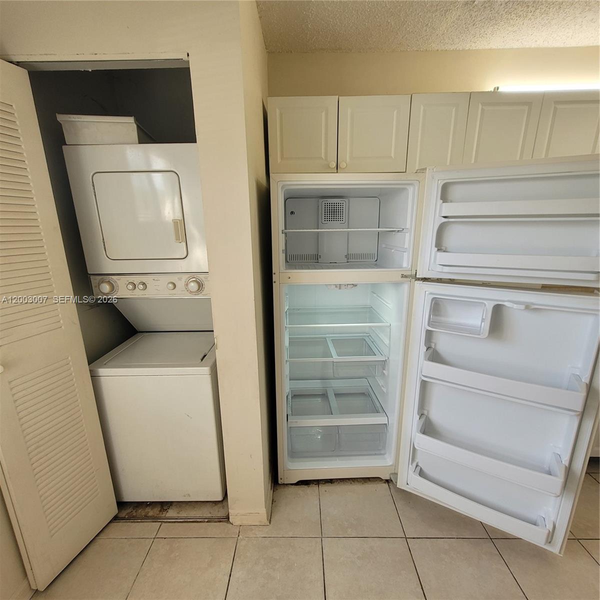 ROYALE GARDENS CONDO - Residential Lease