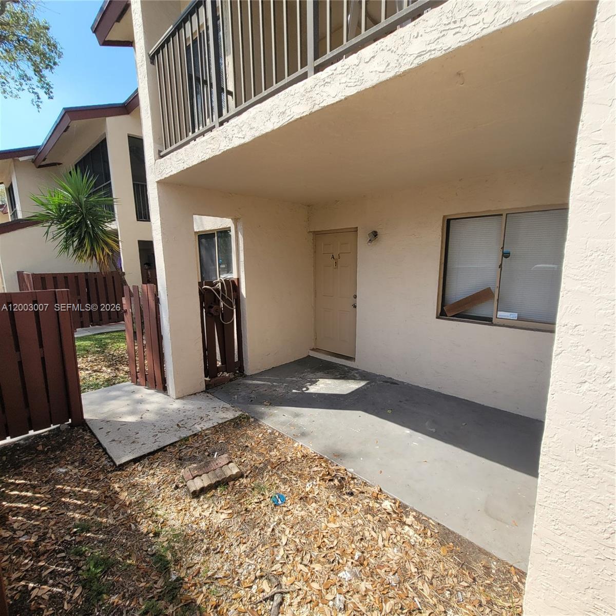 ROYALE GARDENS CONDO - Residential Lease