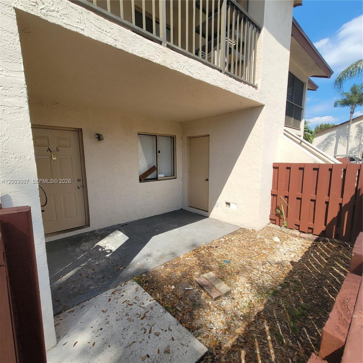 ROYALE GARDENS CONDO - Residential Lease