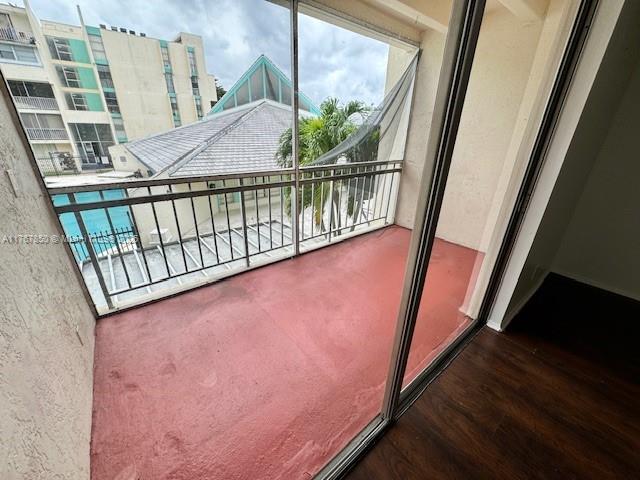 NEWPORT AT LAUDERHILL CON - Residential