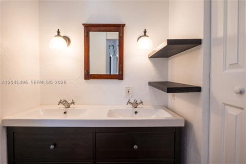 Tiny photo for 2133 N 14th Ave, Hollywood, FL 33020 (MLS # A12041496)