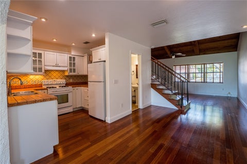 Tiny photo for 2133 N 14th Ave, Hollywood, FL 33020 (MLS # A12041496)