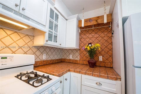 Tiny photo for 2133 N 14th Ave, Hollywood, FL 33020 (MLS # A12041496)