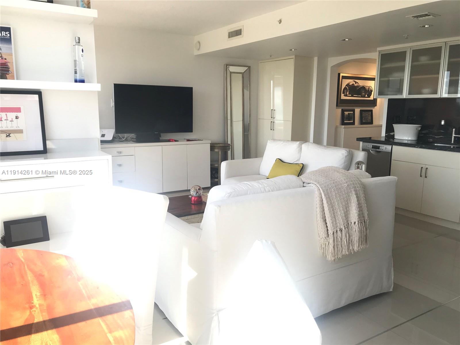 THE MUTINY CONDO - Residential Lease