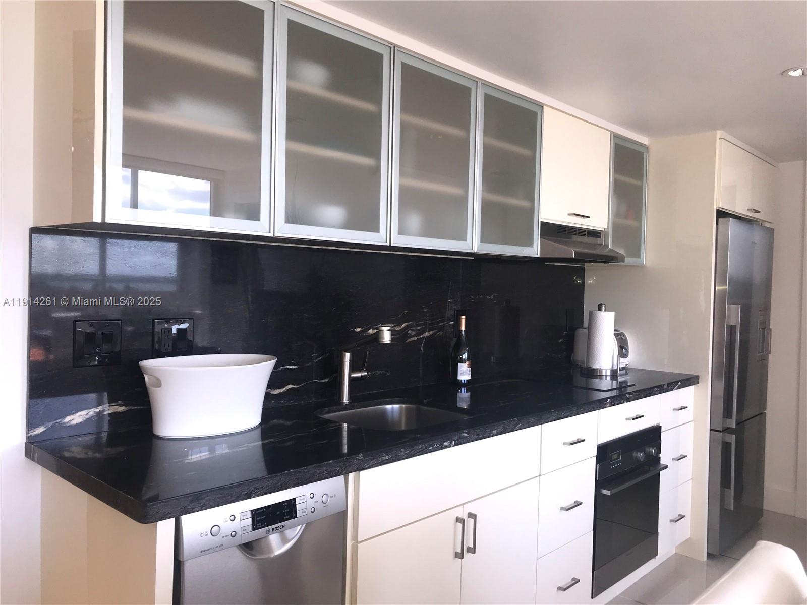 THE MUTINY CONDO - Residential Lease