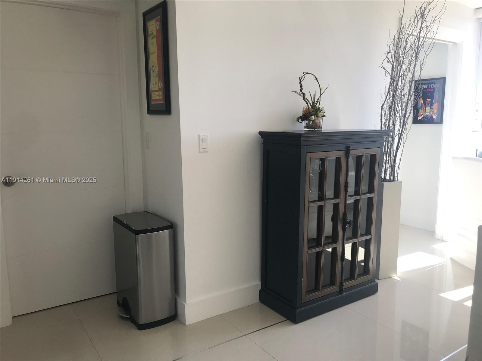 THE MUTINY CONDO - Residential Lease