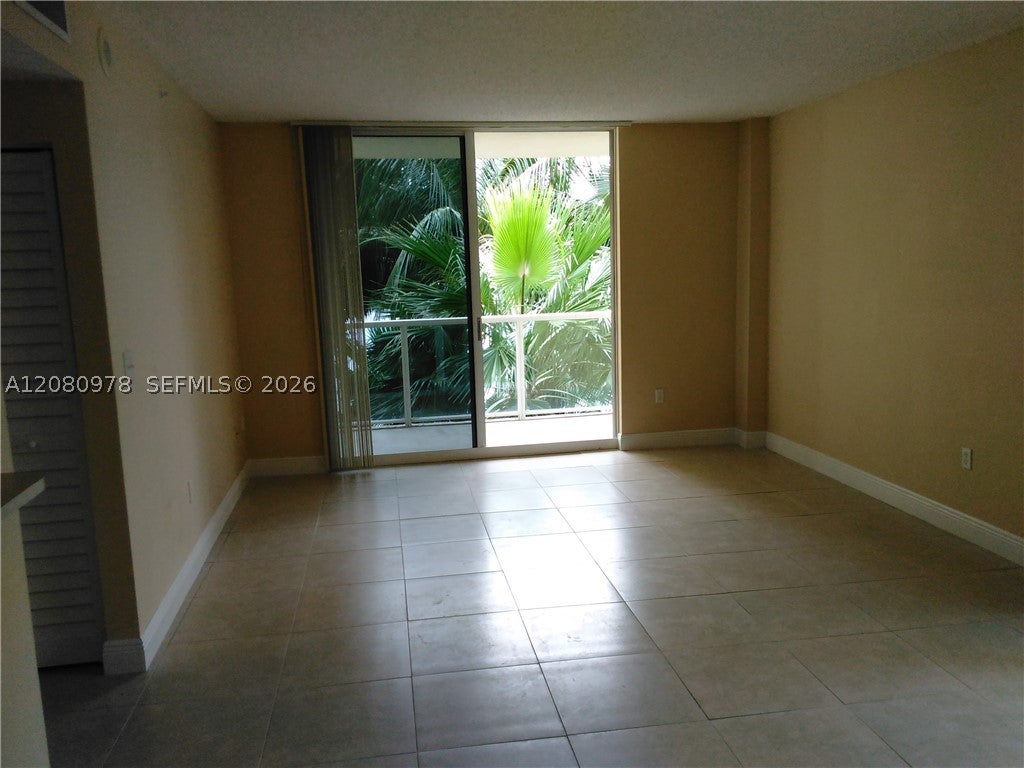 5091 NW 7 ST 402