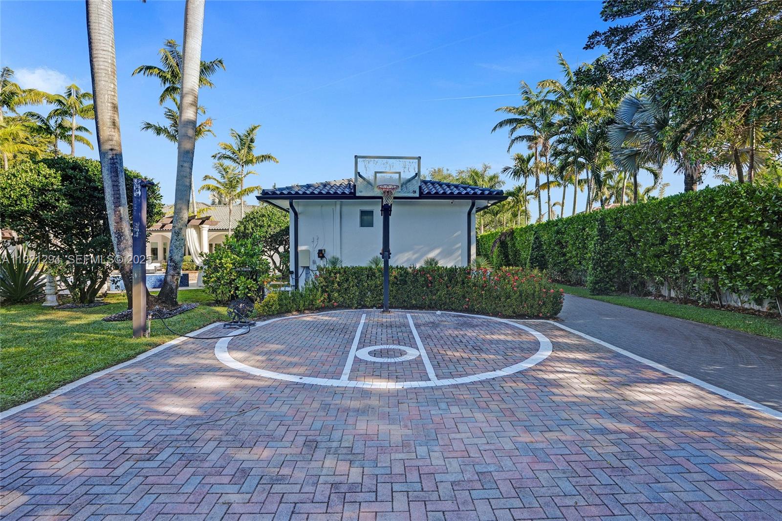 MILLER DRIVE ESTATES - Residential