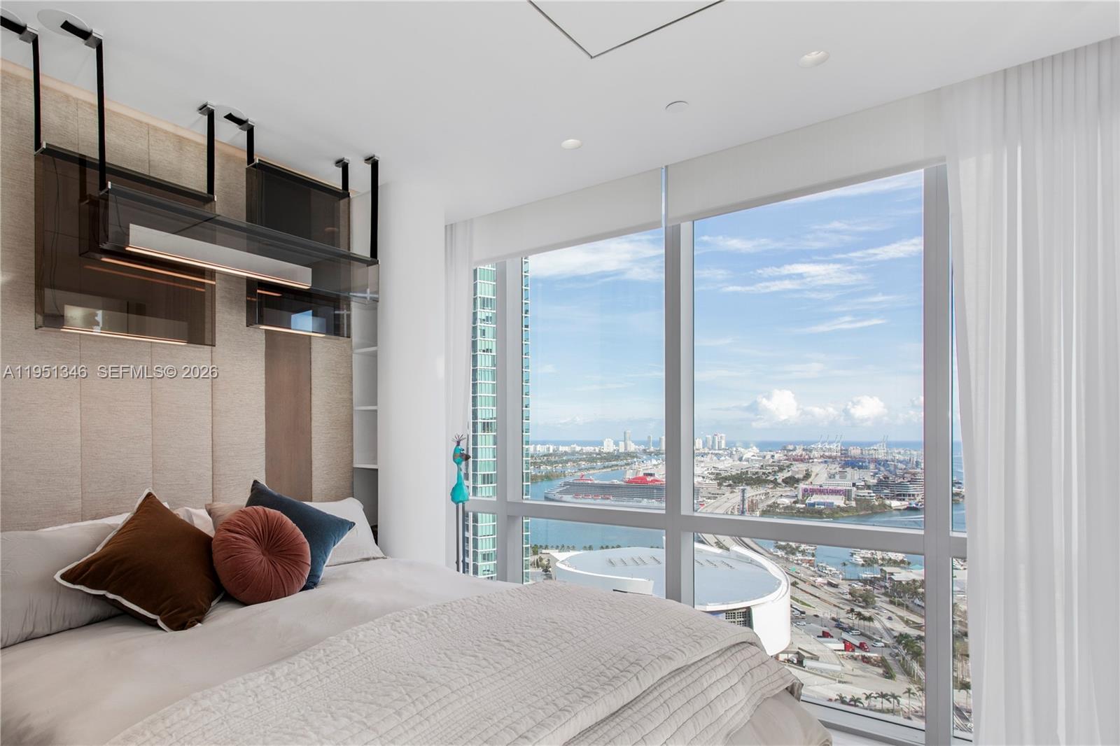 PARAMOUNT MIAMI WORLDCENT - Residential